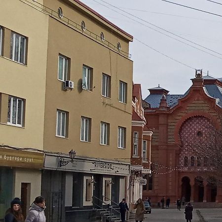 Затишна Двокімнатна Квартира В Самому Серці Ужгорода Uzhhorod Bagian luar foto
