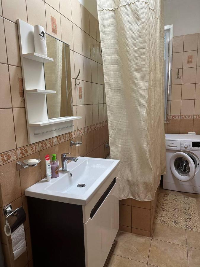 Затишна Двокімнатна Квартира В Самому Серці Ужгорода Uzhhorod Bagian luar foto